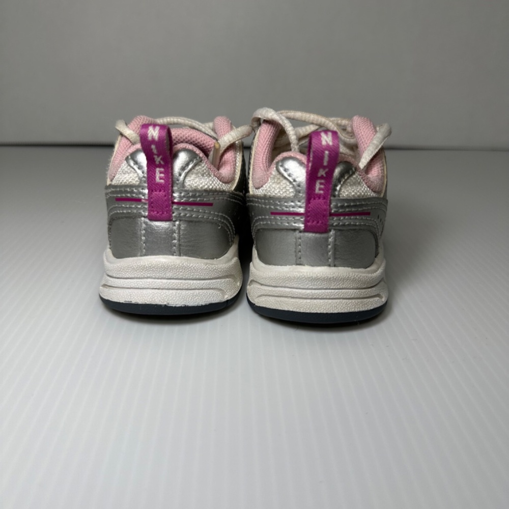 Baby Girls Nike Pillar Tech Tennis Shoes Gray Pink White Size 4 - Picture 3 of 10